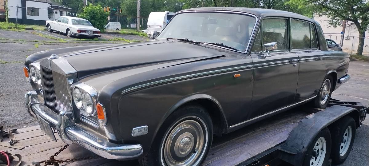 Rolls-royce-1971-grey-2