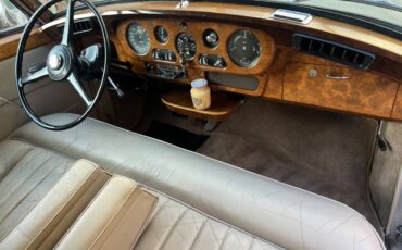 Rolls-royce-silver-shadow-ii-1960-13