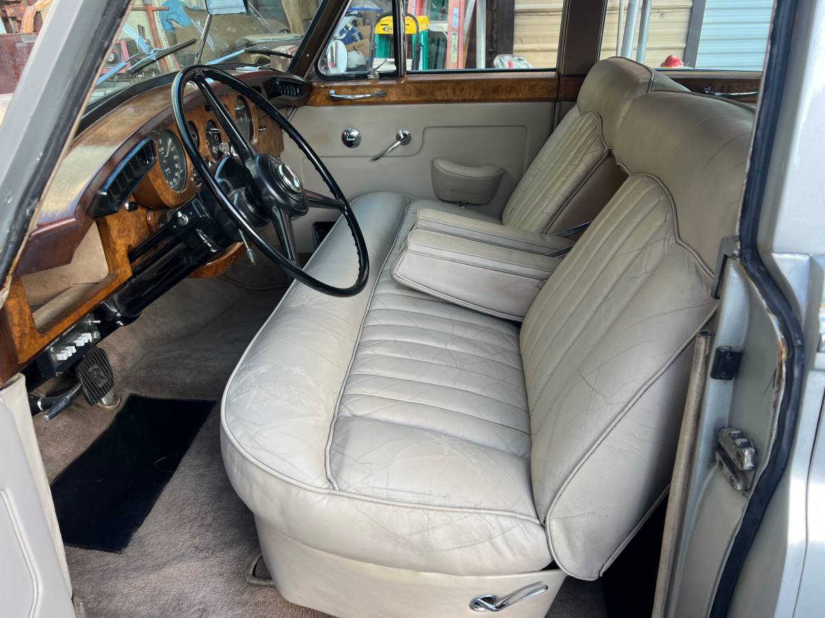 Rolls-royce-silver-shadow-ii-1960-2