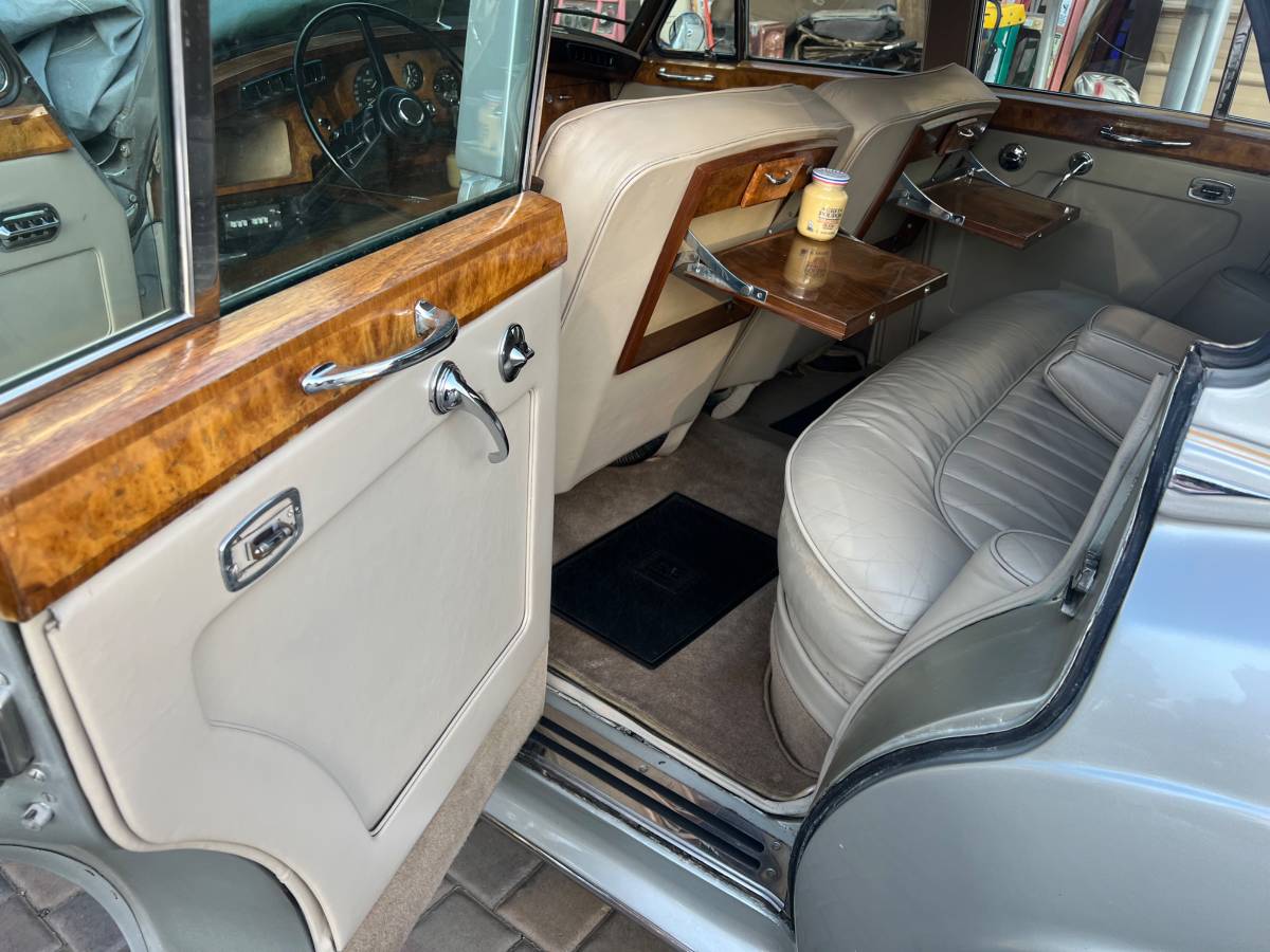 Rolls-royce-silver-shadow-ii-1960-21