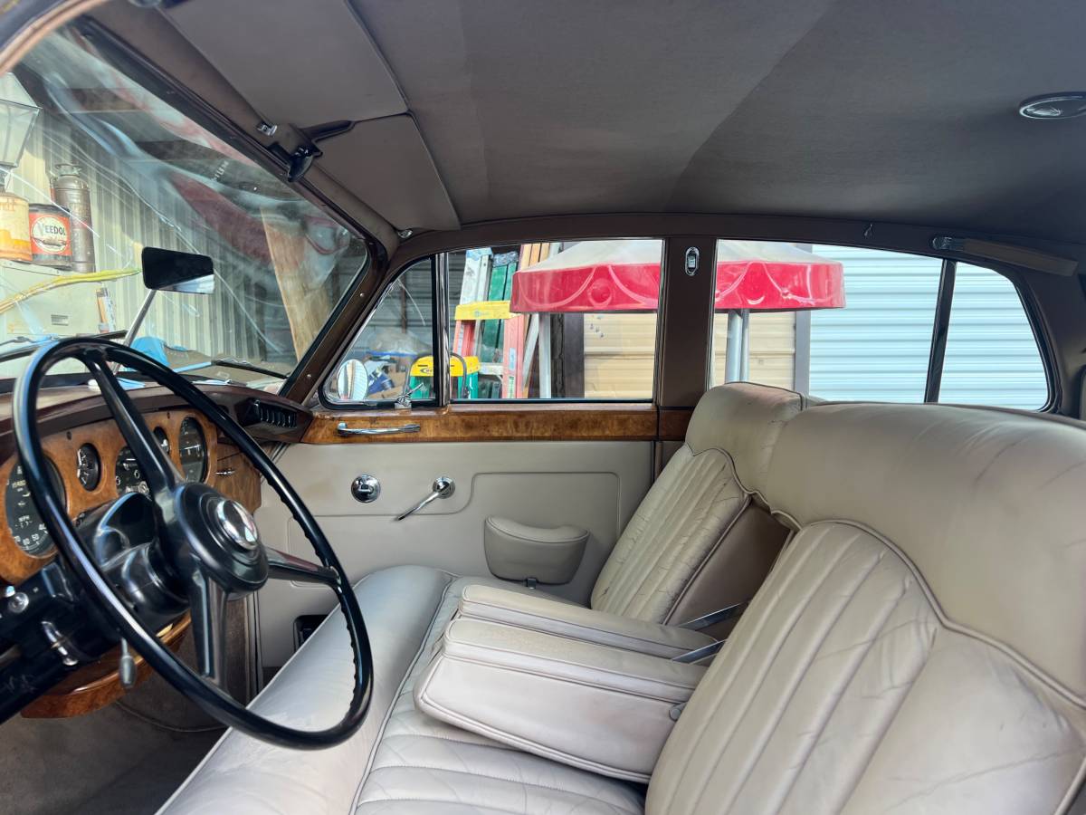 Rolls-royce-silver-shadow-ii-1960-22