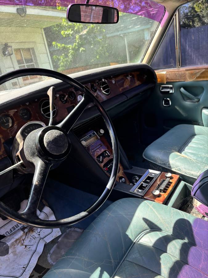 Rolls-royce-silver-shadow-ii-1974-grey-3
