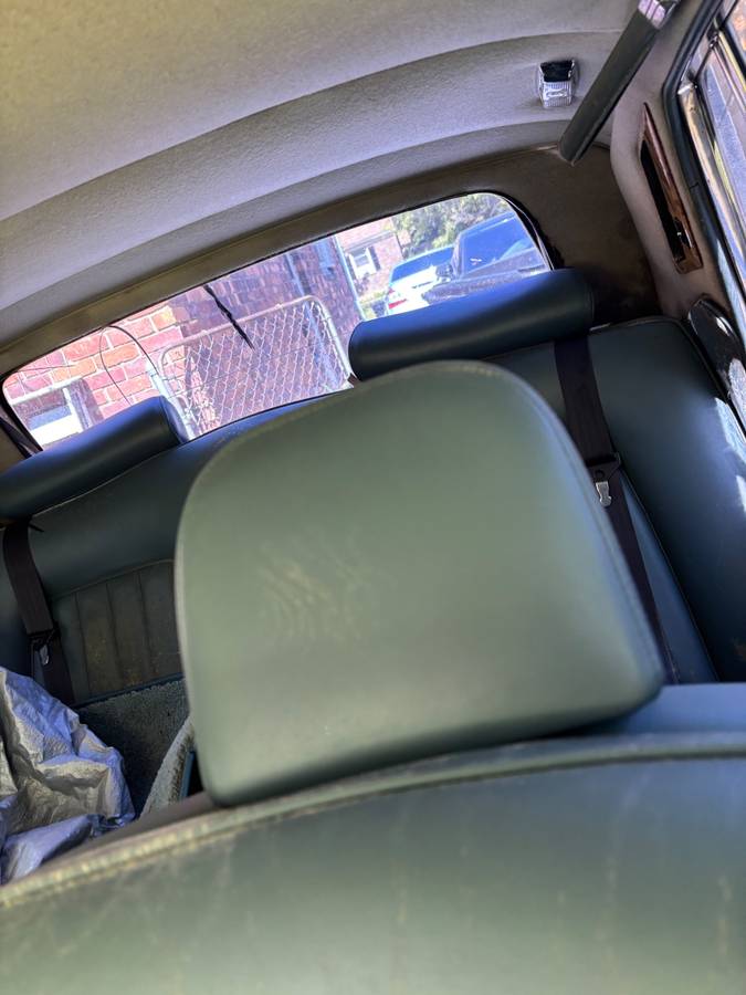 Rolls-royce-silver-shadow-ii-1974-grey-4
