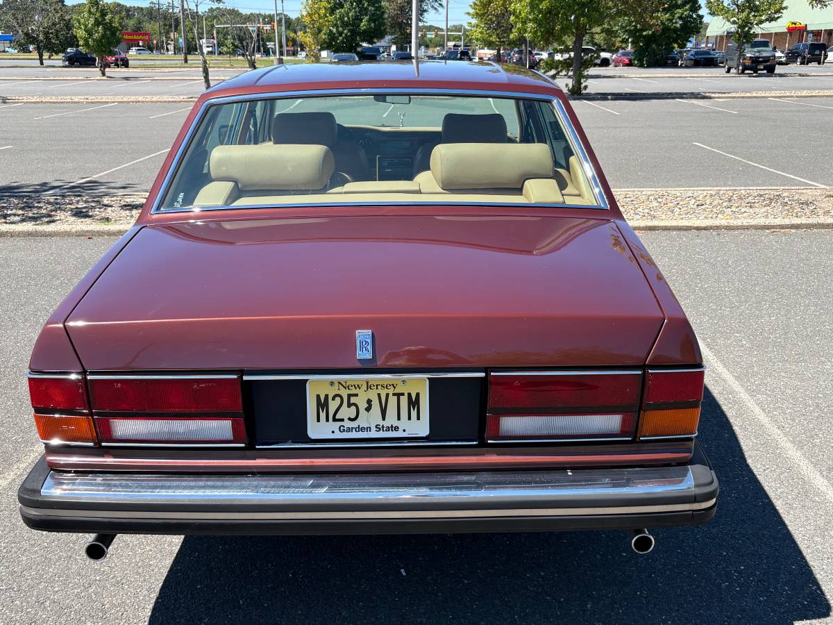 Rolls-royce-silver-spirit-1982-3