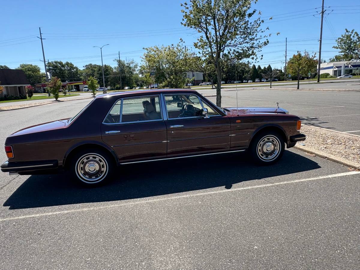 Rolls-royce-silver-spirit-1982-5