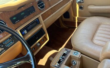 Rolls-royce-silver-spirit-1982-9