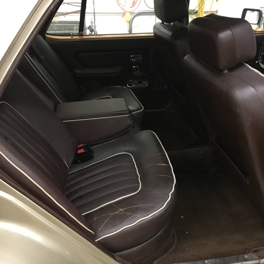 Rolls-royce-silver-spirit-1982-brown-2