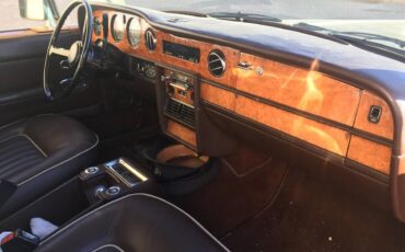 Rolls-royce-silver-spirit-1982-brown