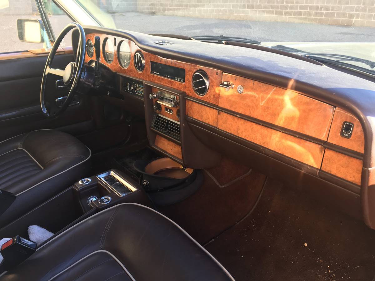 Rolls-royce-silver-spirit-1982-brown