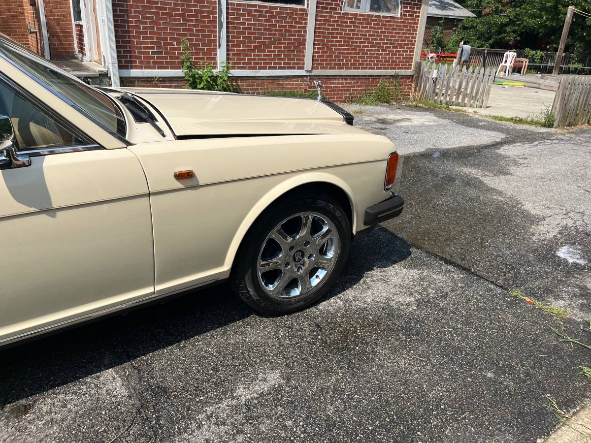 Rolls-royce-silver-spirit-1987-yellow-2