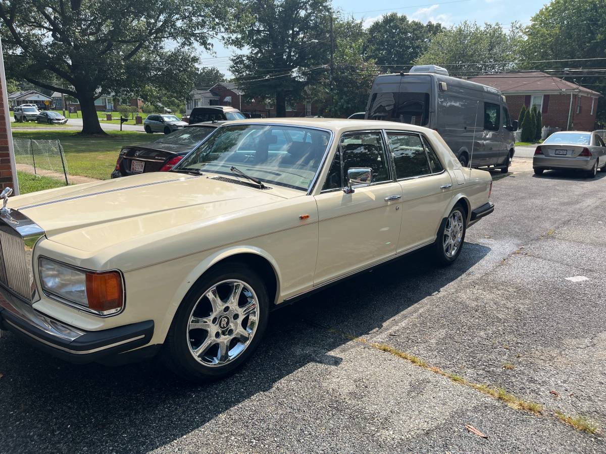Rolls-royce-silver-spirit-1987-yellow-8