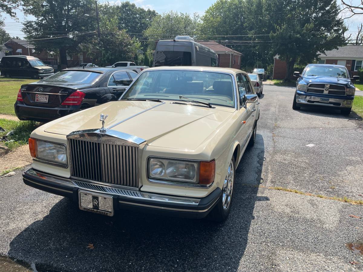 Rolls-royce-silver-spirit-1987-yellow-9