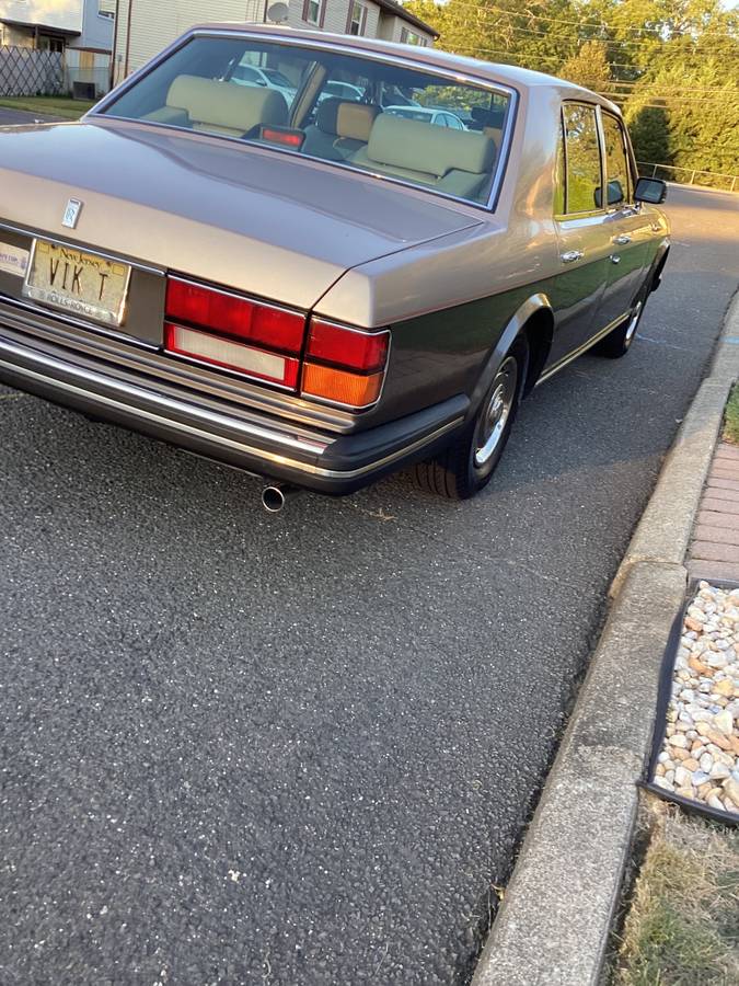 Rolls-royce-silver-spirit-1988-silver-1