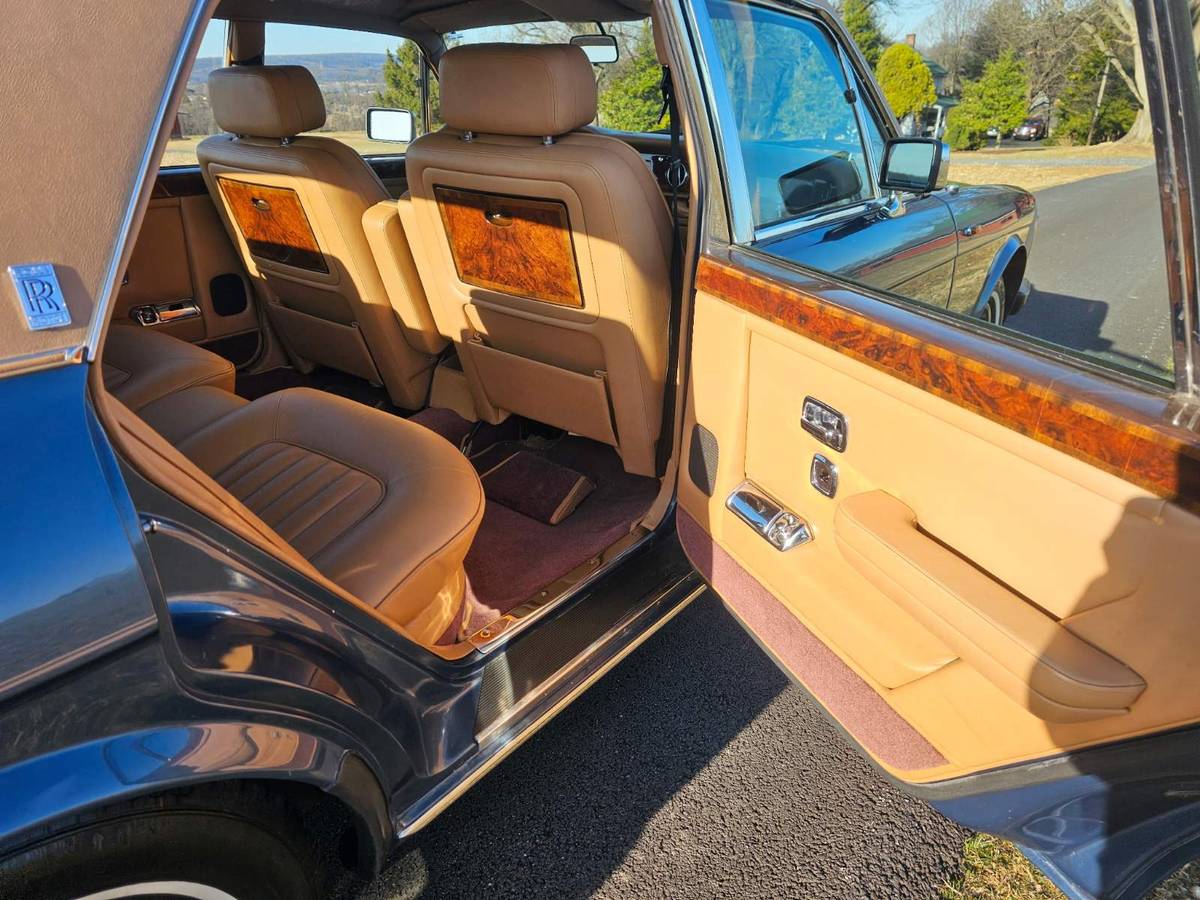 Rolls-royce-silver-spur-1985-blue-1