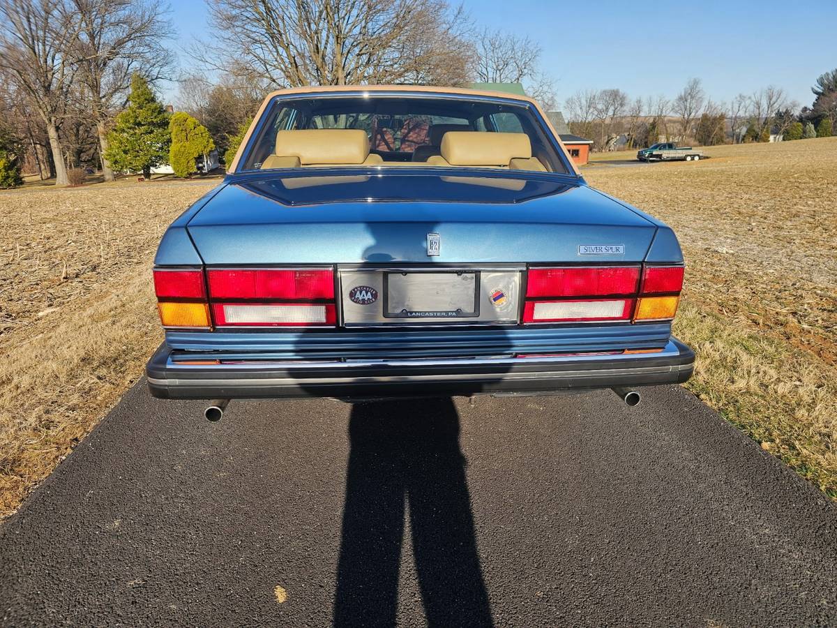 Rolls-royce-silver-spur-1985-blue-13
