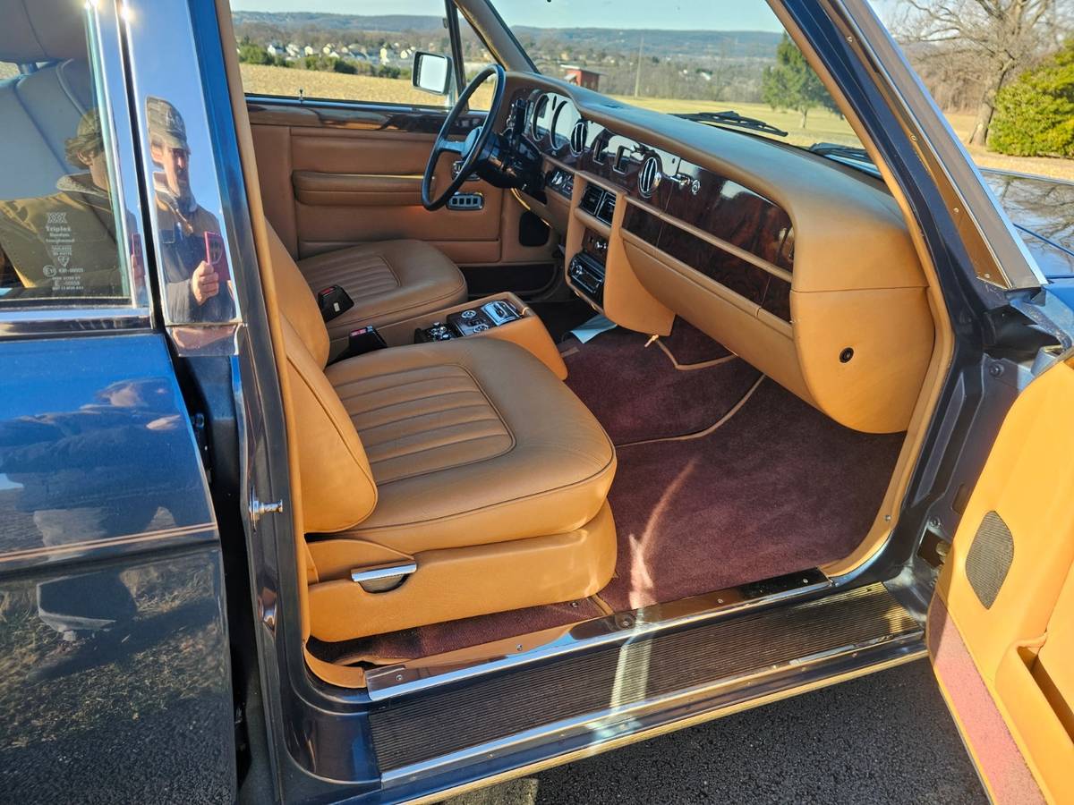 Rolls-royce-silver-spur-1985-blue-3