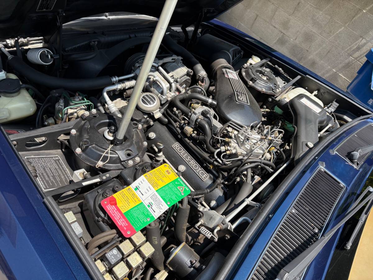 Rolls-royce-silver-spur-1988-blue-16