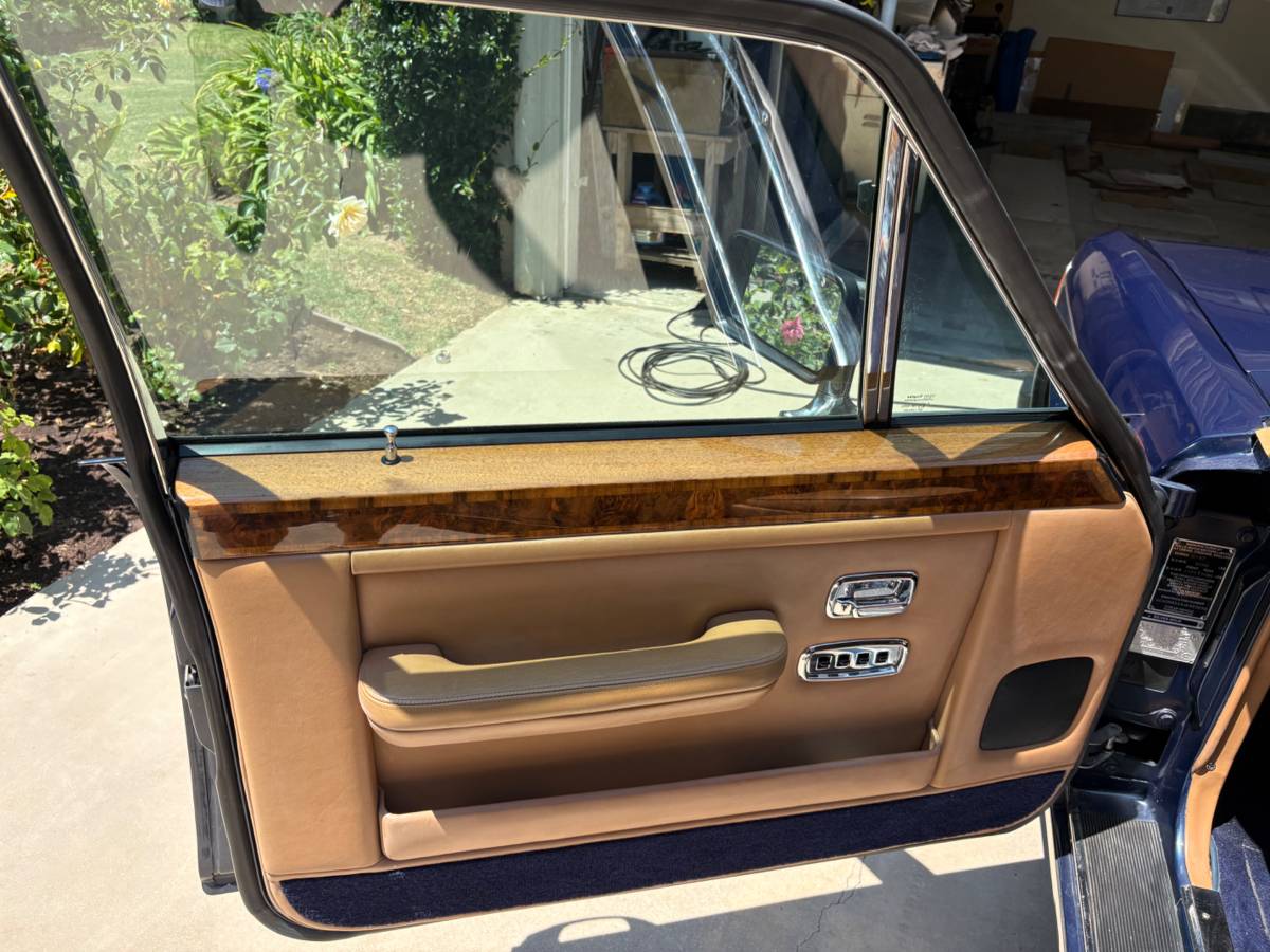 Rolls-royce-silver-spur-1988-blue-5