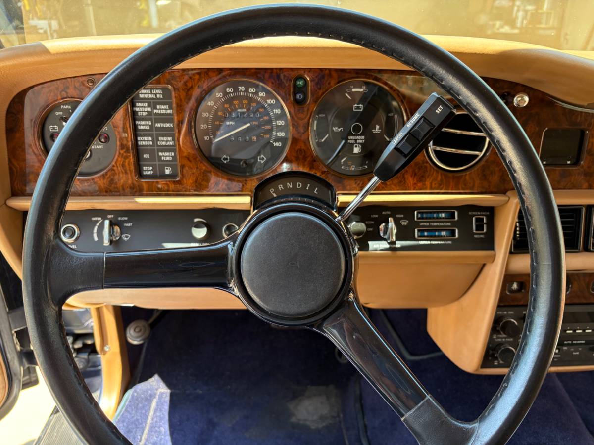 Rolls-royce-silver-spur-1988-blue-6