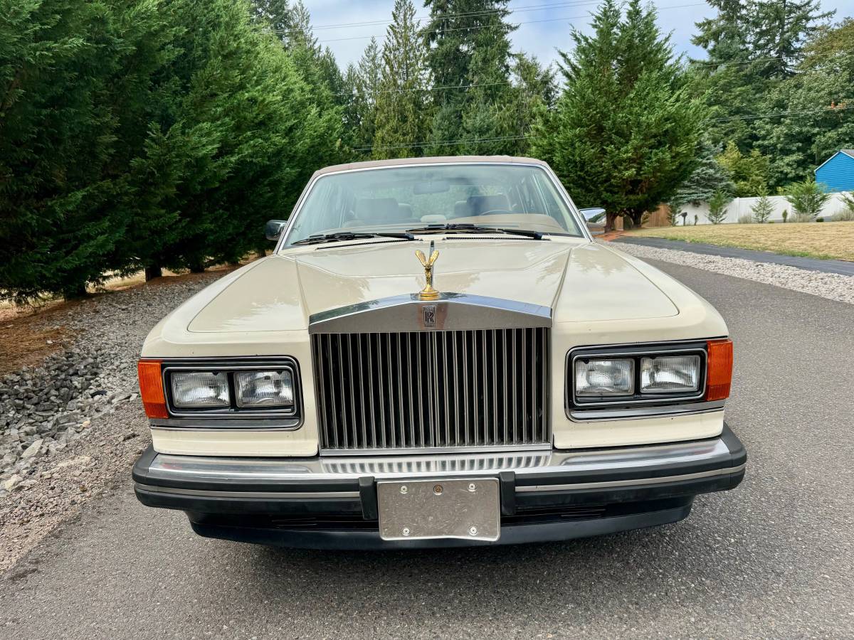 Rolls-royce-silver-spur-1989-10