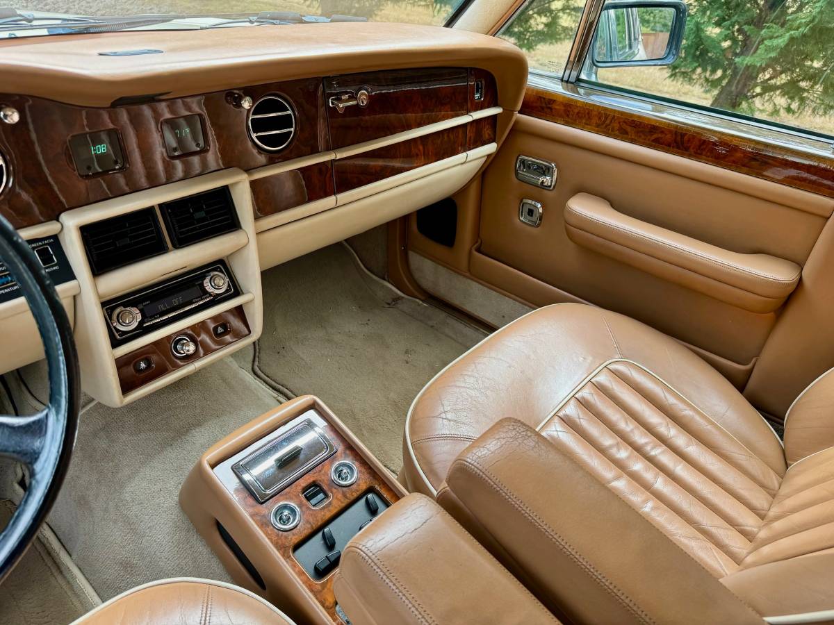 Rolls-royce-silver-spur-1989-13