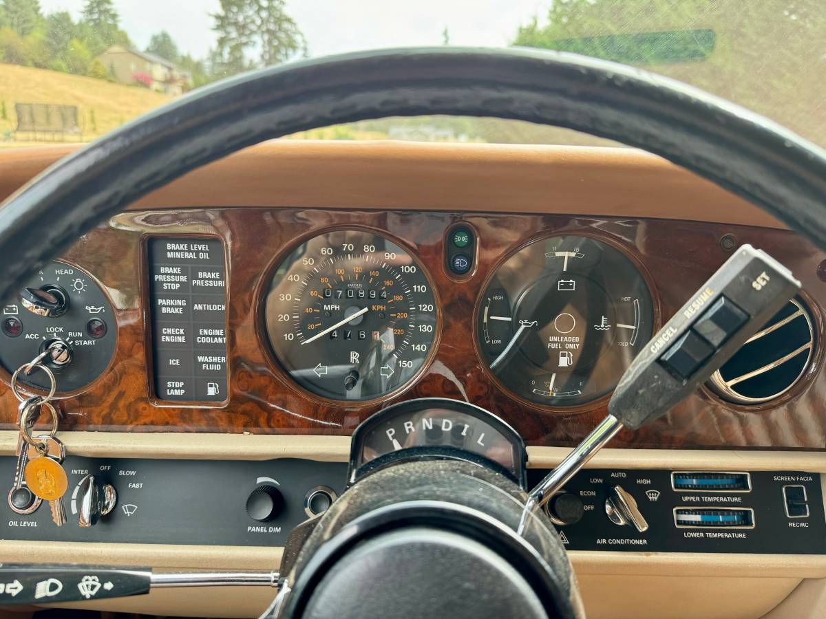 Rolls-royce-silver-spur-1989-14