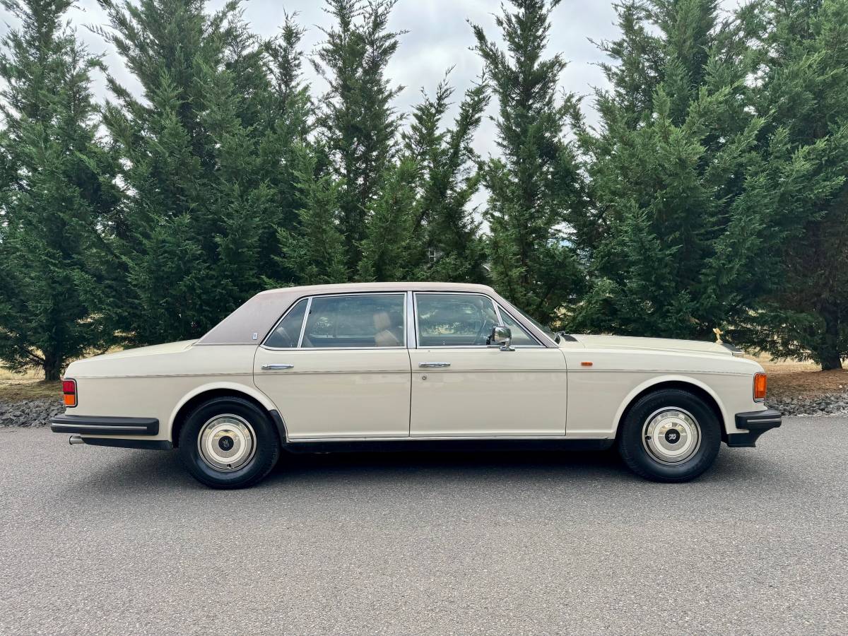 Rolls-royce-silver-spur-1989-16