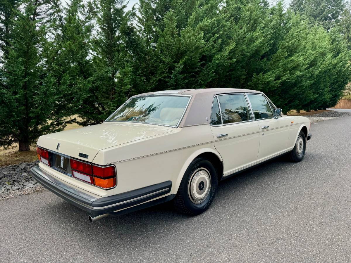 Rolls-royce-silver-spur-1989-17