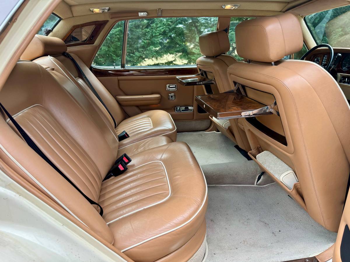 Rolls-royce-silver-spur-1989-18
