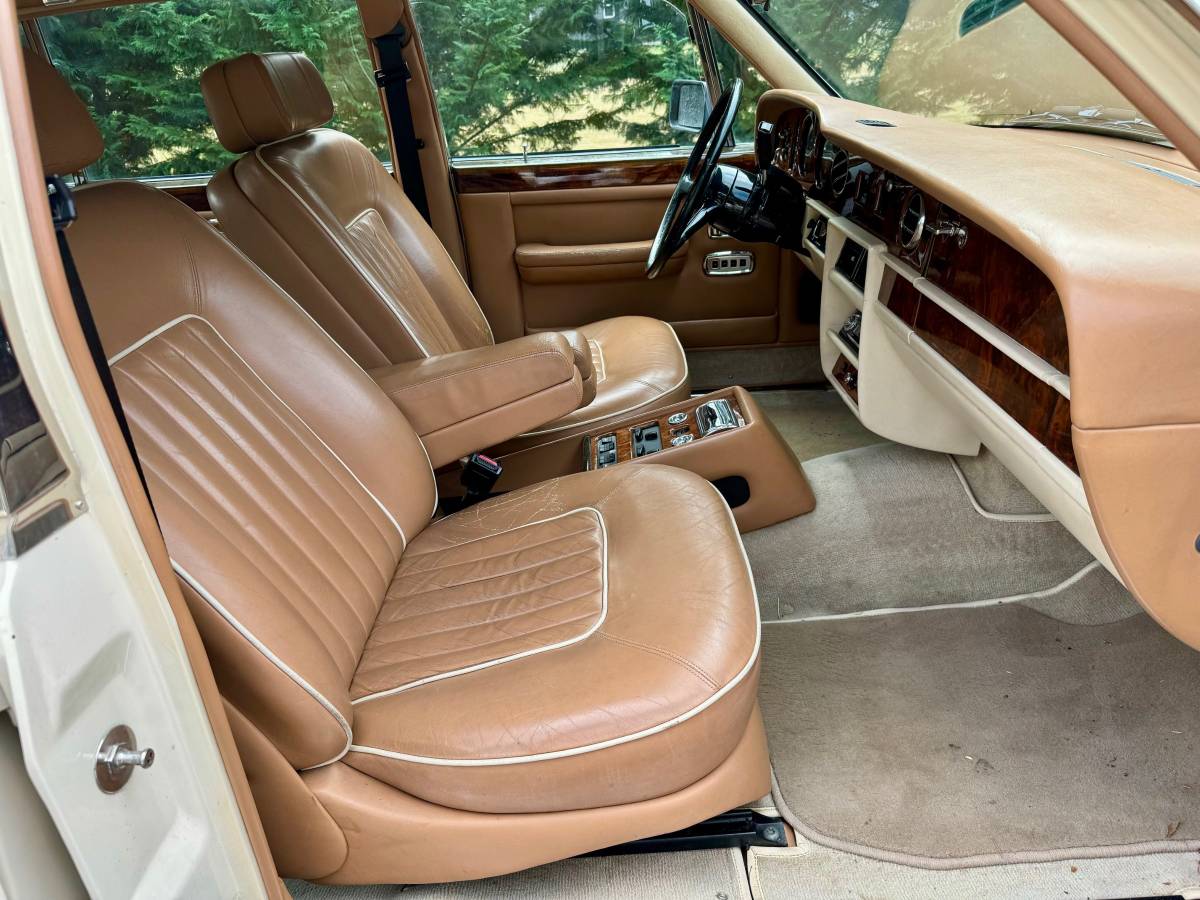 Rolls-royce-silver-spur-1989-20