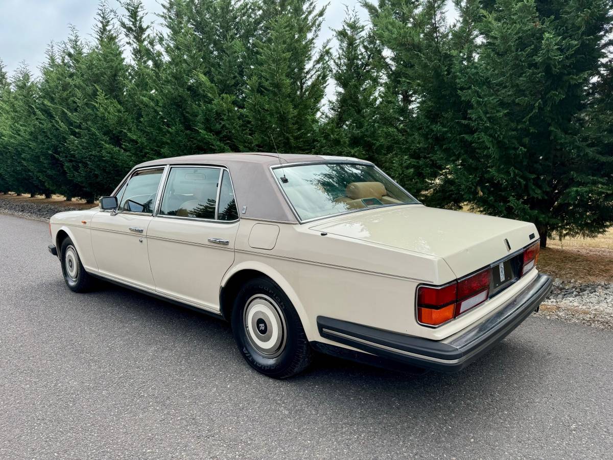 Rolls-royce-silver-spur-1989-4