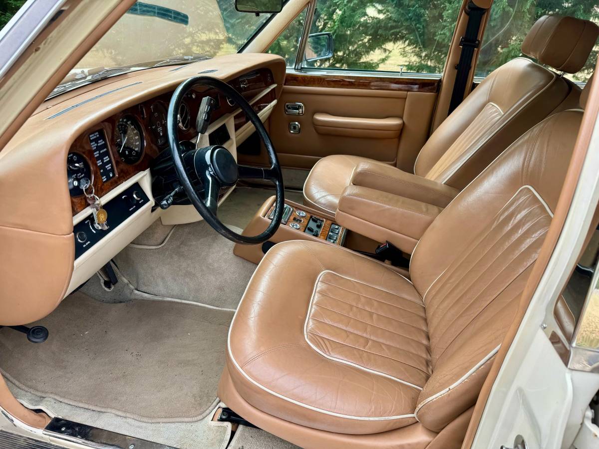 Rolls-royce-silver-spur-1989-7