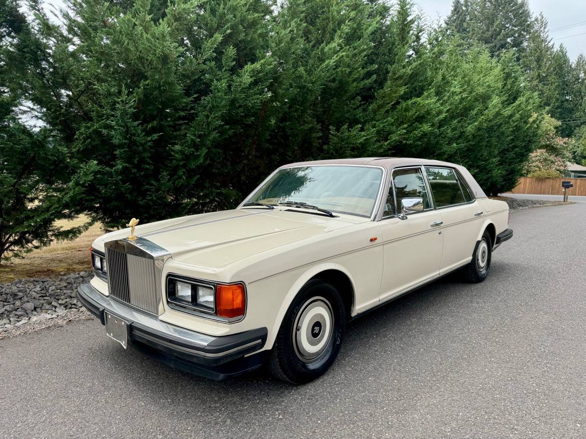 Rolls-royce-silver-spur-1989