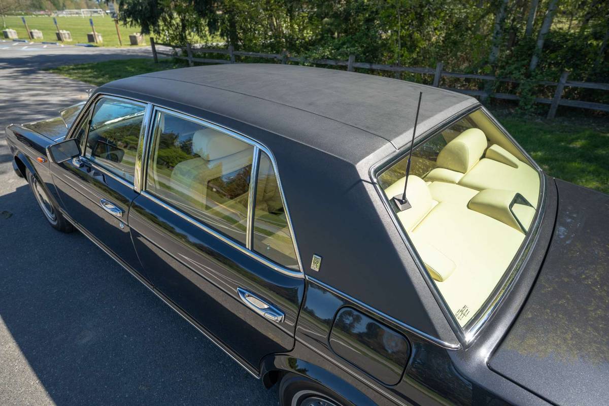 Rolls-royce-silver-spur-1995-black-11