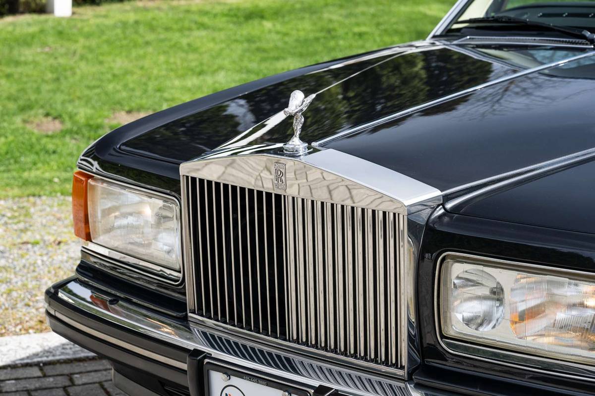 Rolls-royce-silver-spur-1995-black-2