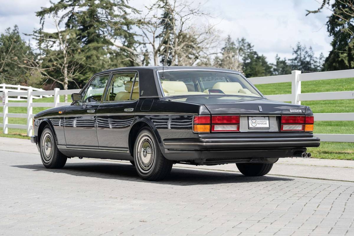 Rolls-royce-silver-spur-1995-black-3