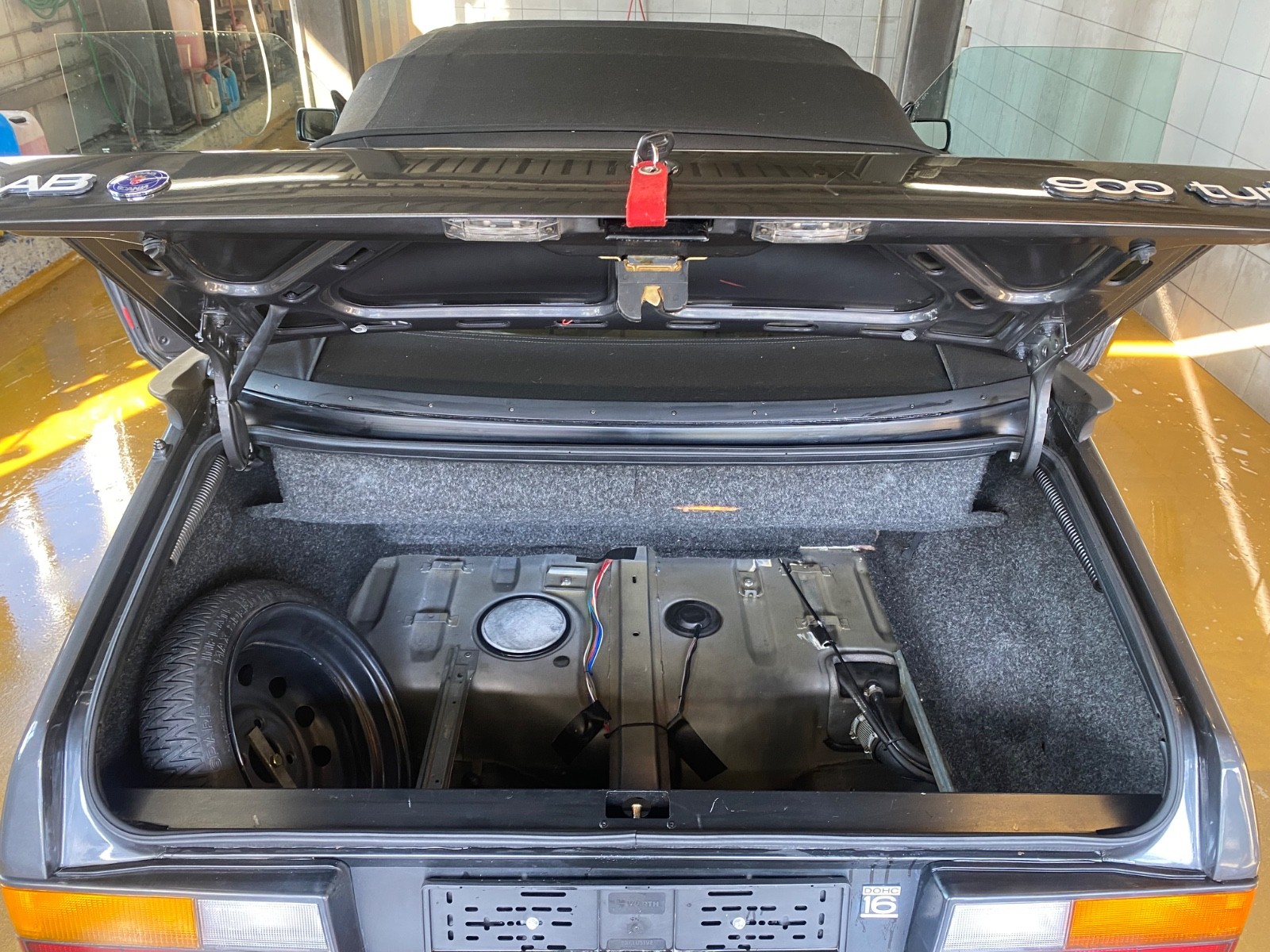Saab-900-1987-Convertible-30