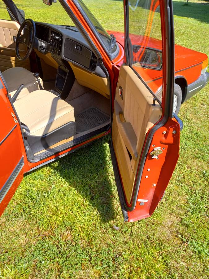 Saab-900-1993-red-4