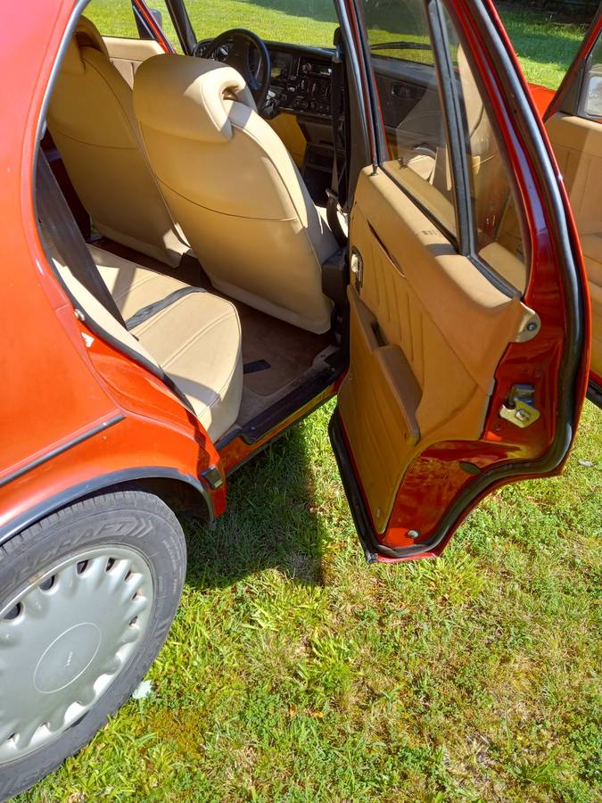 Saab-900-1993-red-5