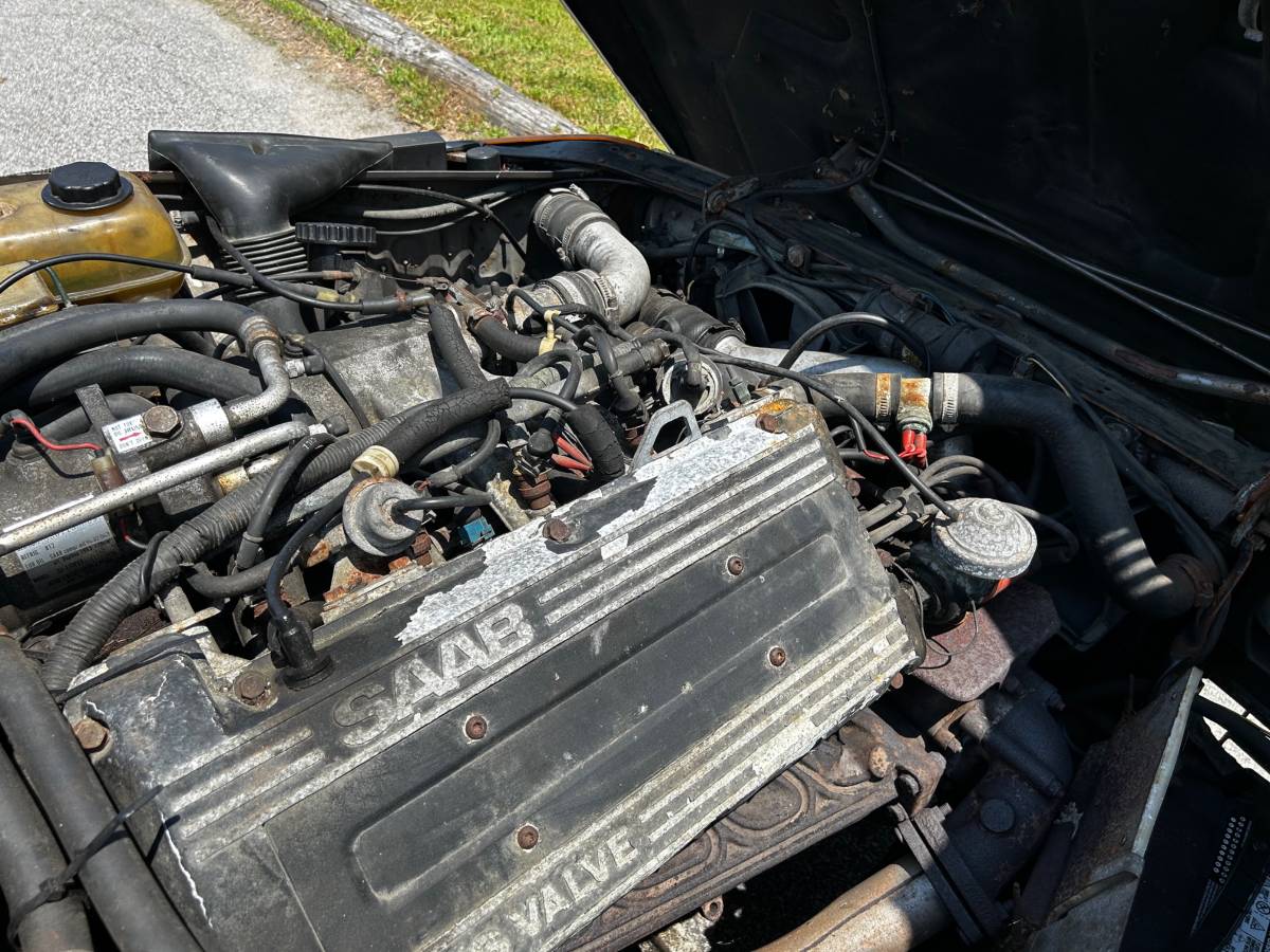 Saab-900-turbo-1989-silver-23
