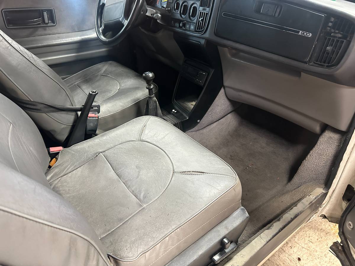 Saab-900-turbo-1991-white-13