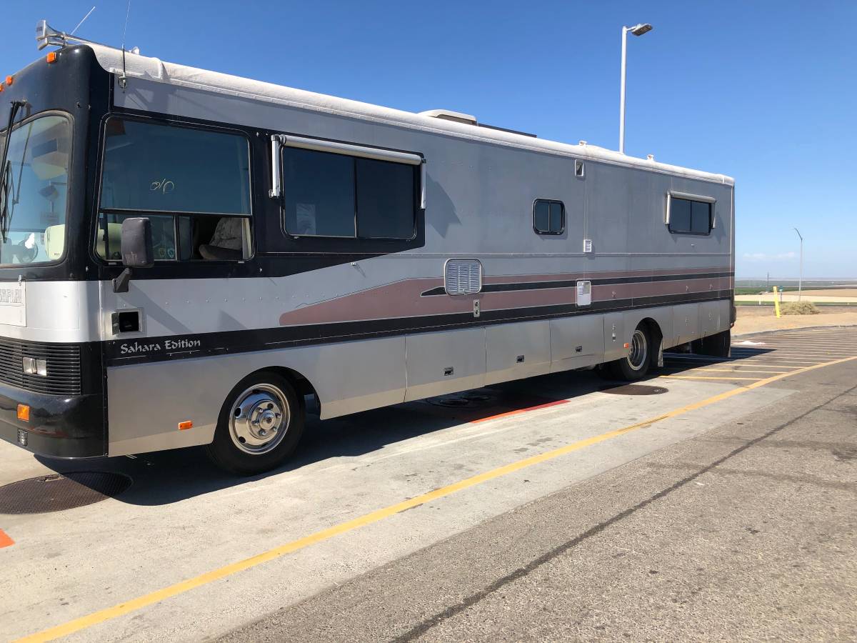 Safari-motor-home-diesel-1994-silver-1
