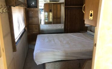 Safari-motor-home-diesel-1994-silver-10