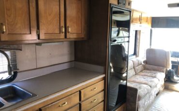Safari-motor-home-diesel-1994-silver-12
