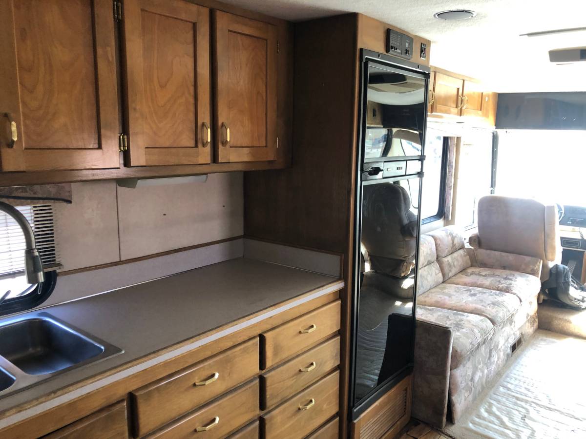 Safari-motor-home-diesel-1994-silver-12