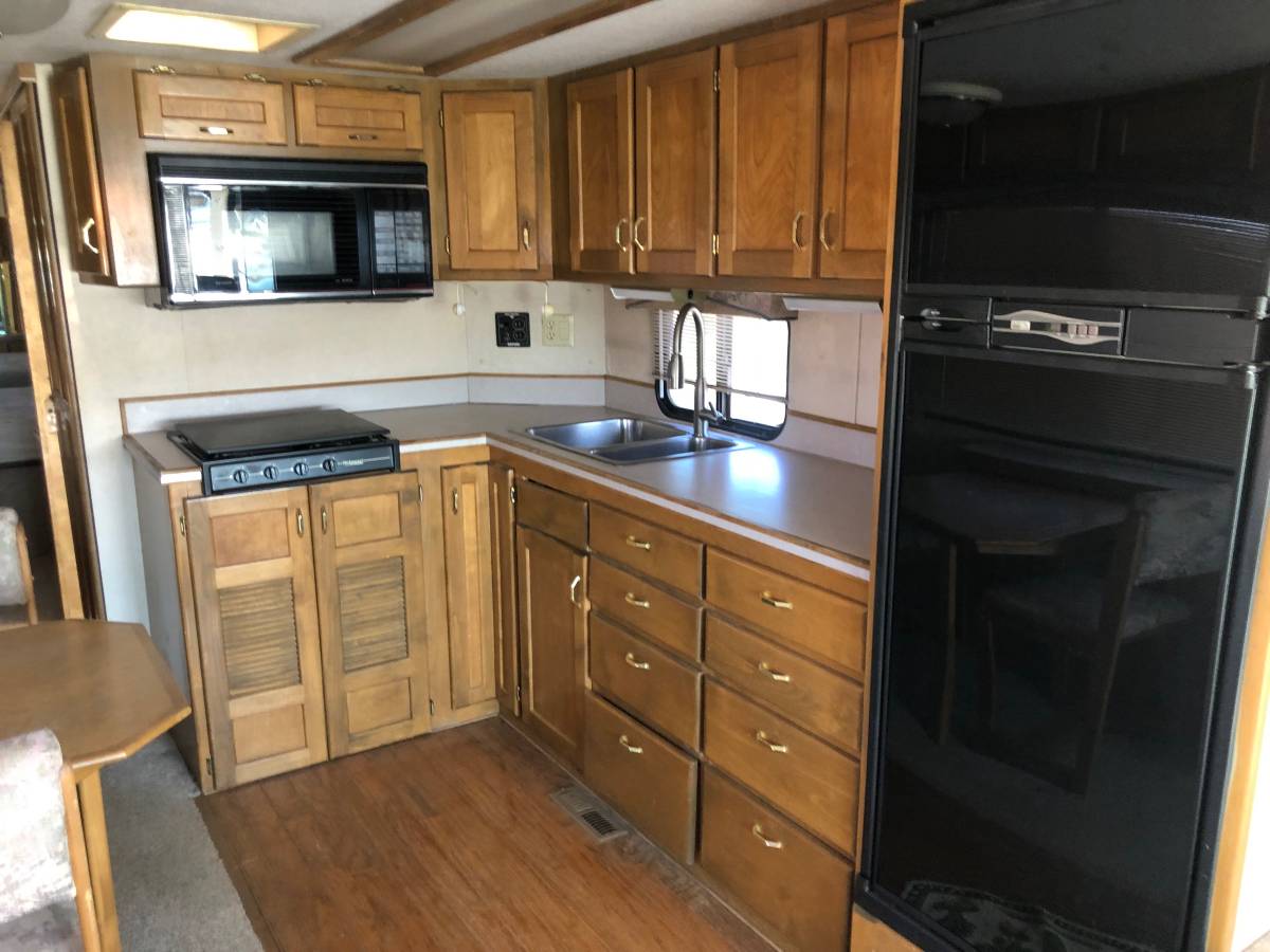 Safari-motor-home-diesel-1994-silver-6