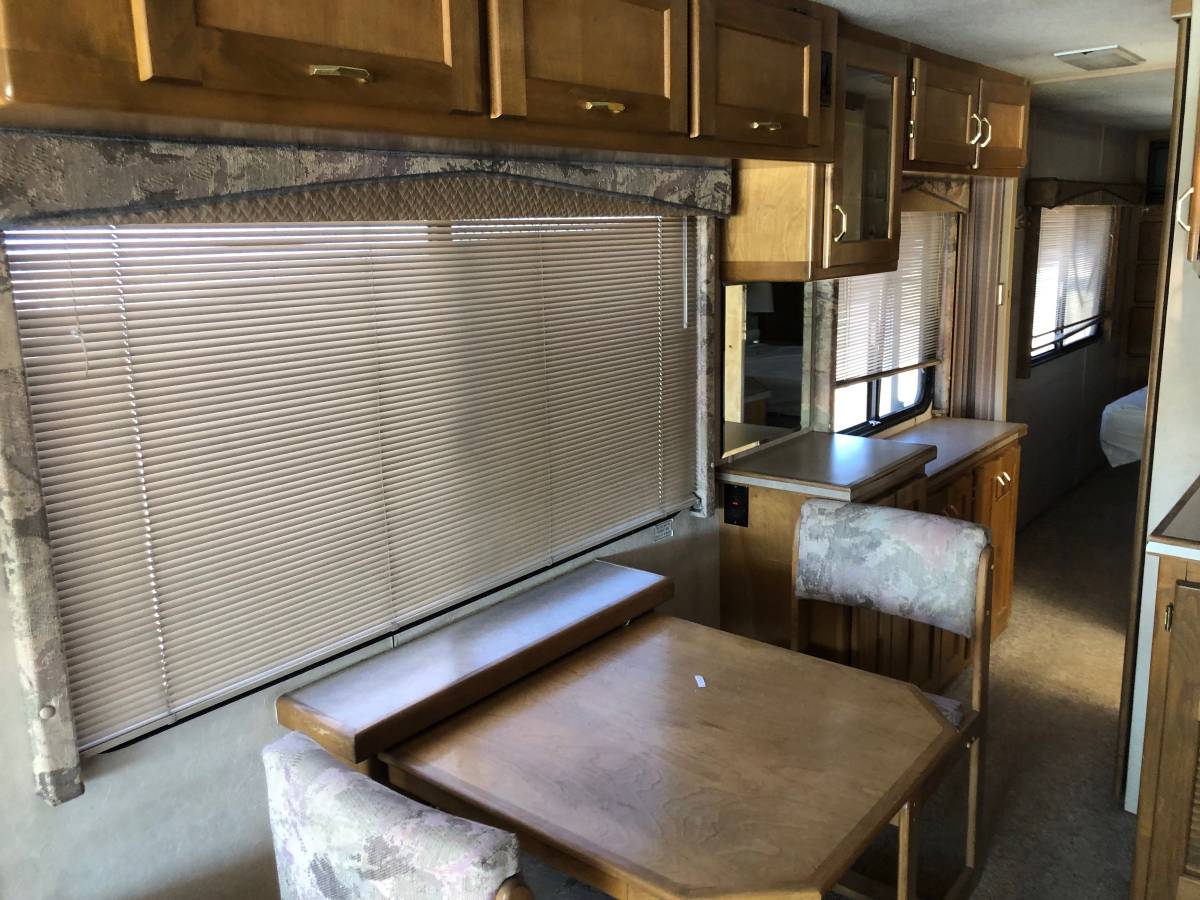 Safari-motor-home-diesel-1994-silver-7
