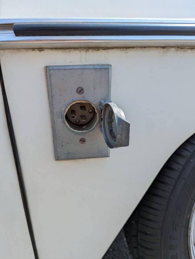 Sebring-vanguard-citicar-electric-1976-white-10