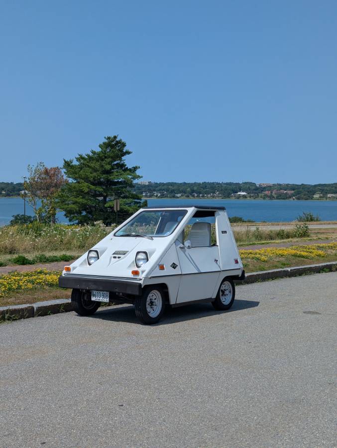 Sebring-vanguard-citicar-electric-1976-white