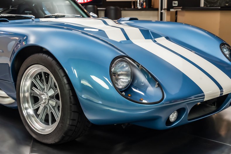 Shelby-Ac-shelby-daytona-1965-Blue-Black-23